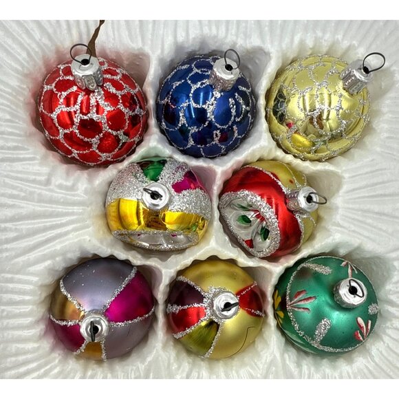 Hand-Decorated Glass Christmas Ornaments Box Set Of 8 With Glitter Accents & Fes - Picture 4 of 7